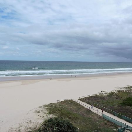 President Holiday Apartments - Absolute Beachfront Gold Coast Esterno foto