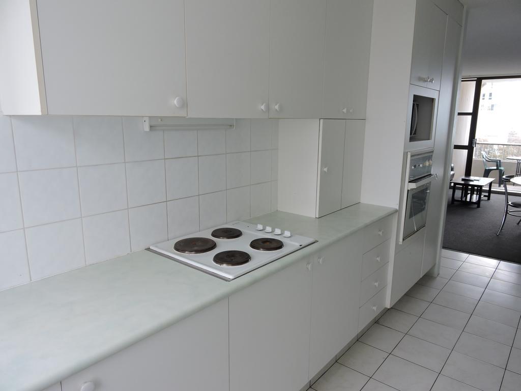 President Holiday Apartments - Absolute Beachfront Gold Coast Esterno foto