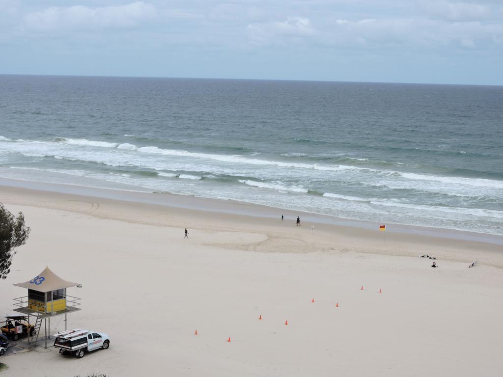 President Holiday Apartments - Absolute Beachfront Gold Coast Esterno foto
