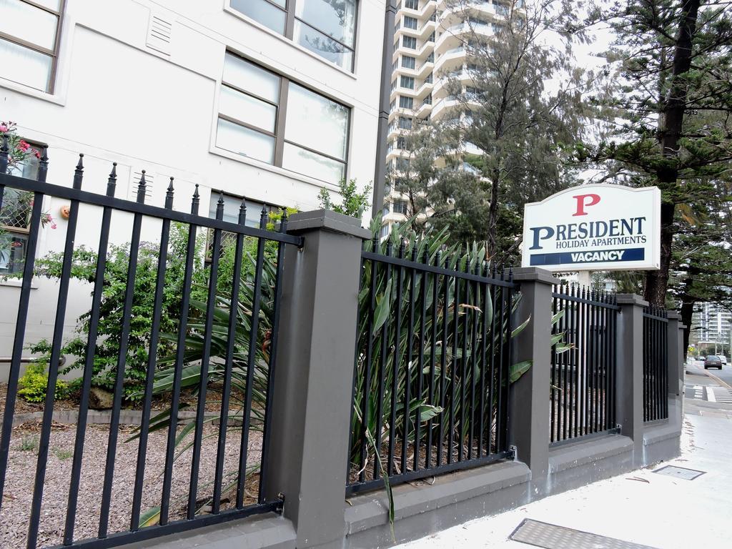 President Holiday Apartments - Absolute Beachfront Gold Coast Esterno foto