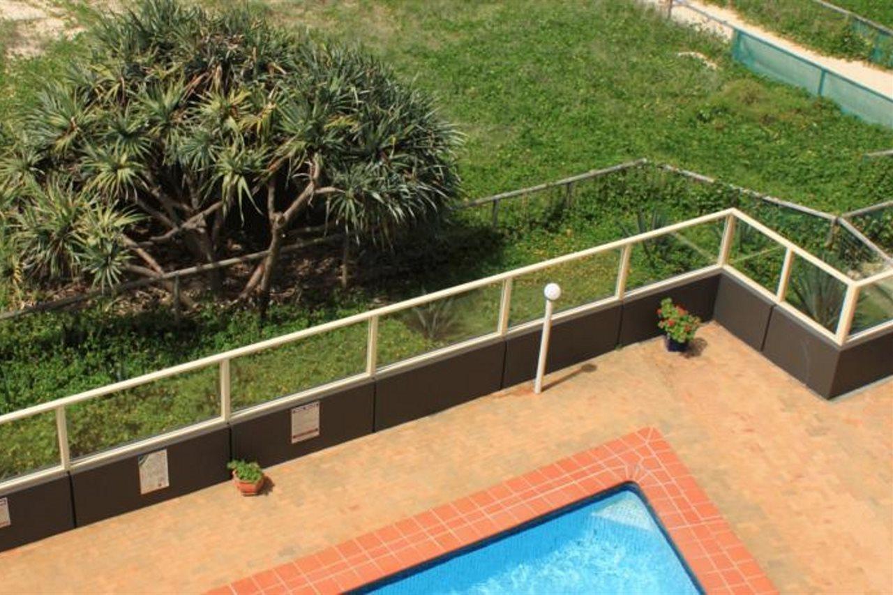 President Holiday Apartments - Absolute Beachfront Gold Coast Esterno foto