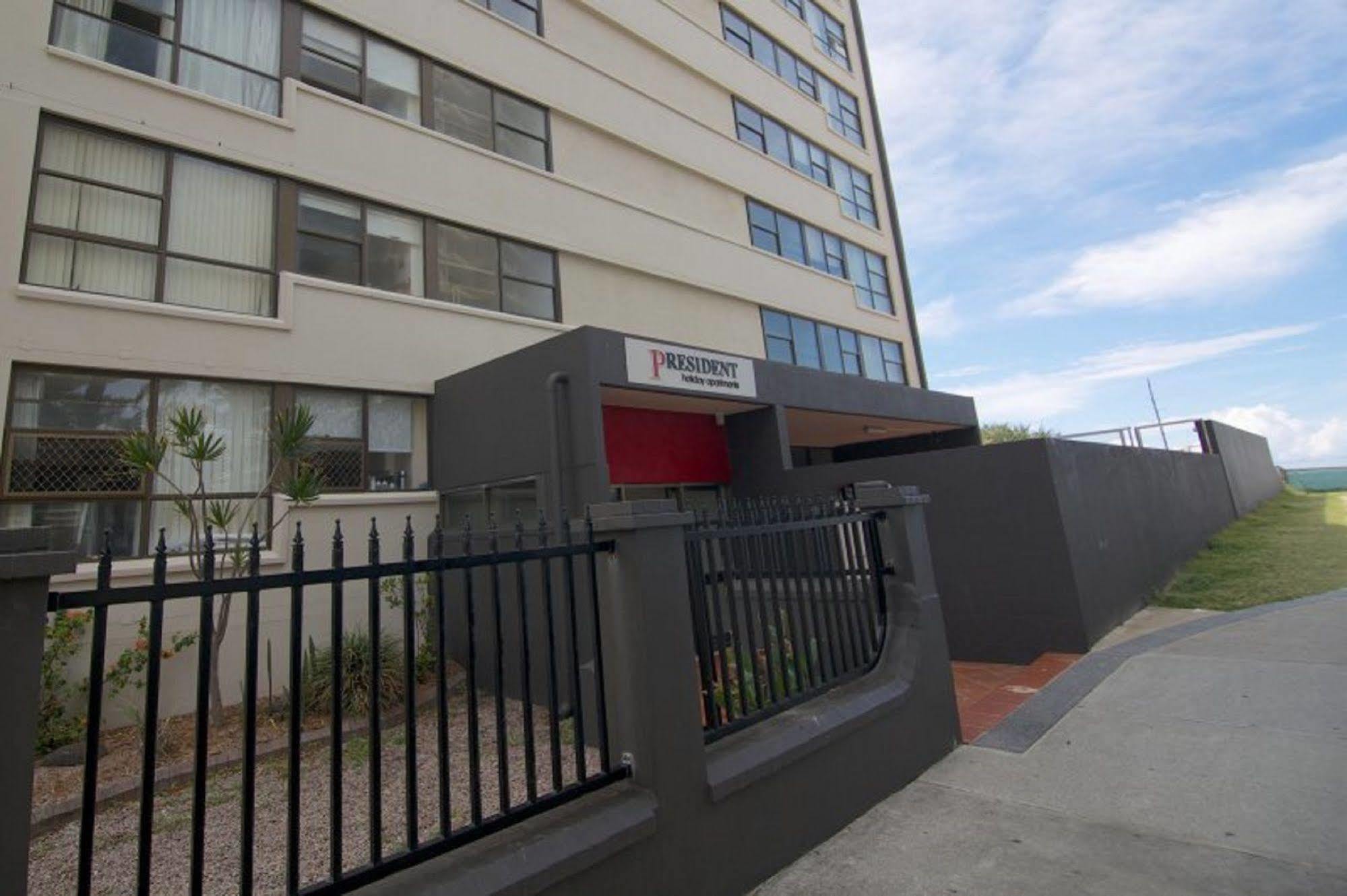 President Holiday Apartments - Absolute Beachfront Gold Coast Esterno foto