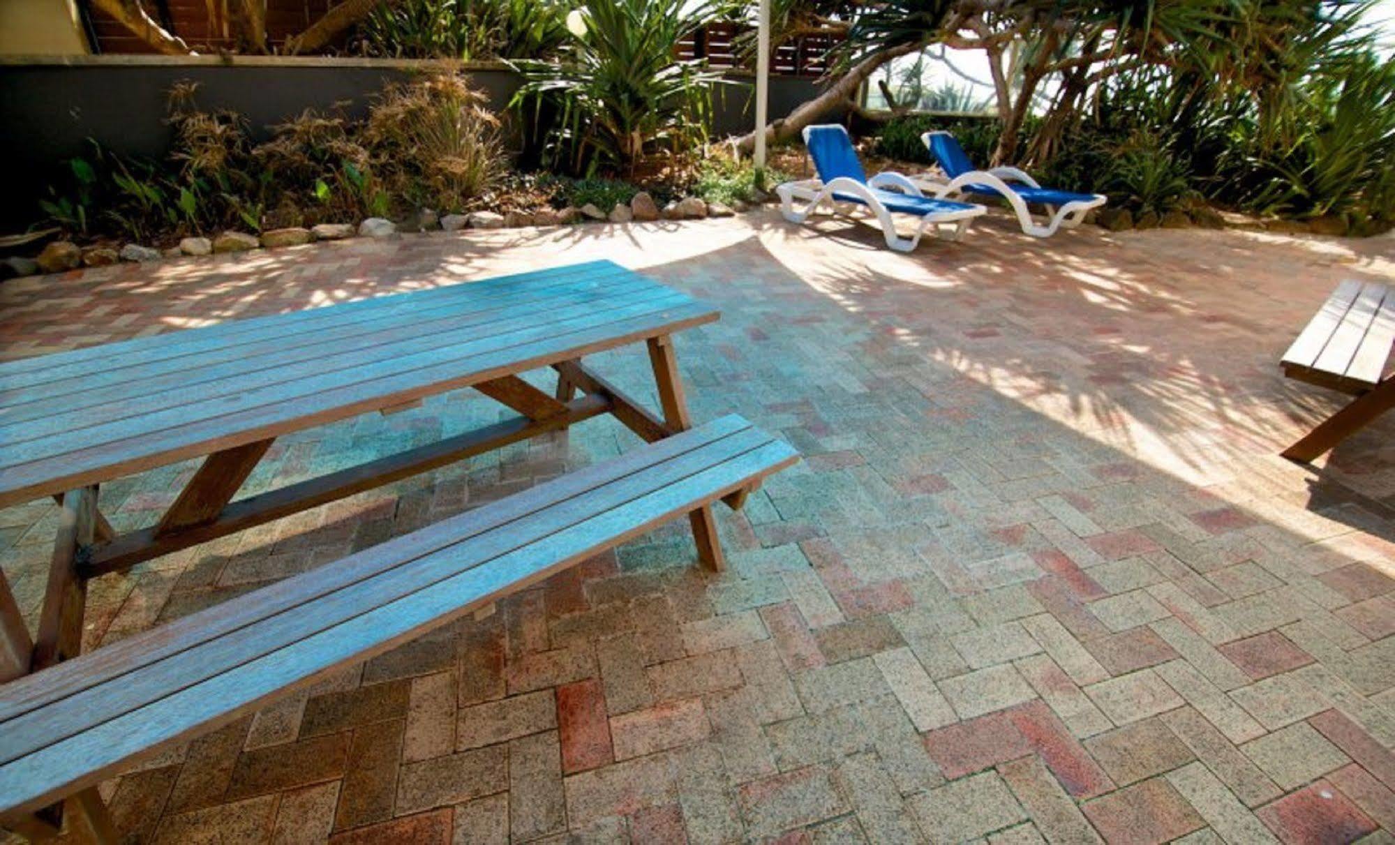 President Holiday Apartments - Absolute Beachfront Gold Coast Esterno foto