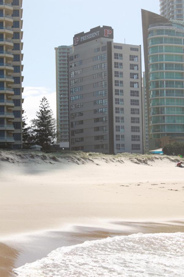 President Holiday Apartments - Absolute Beachfront Gold Coast Esterno foto